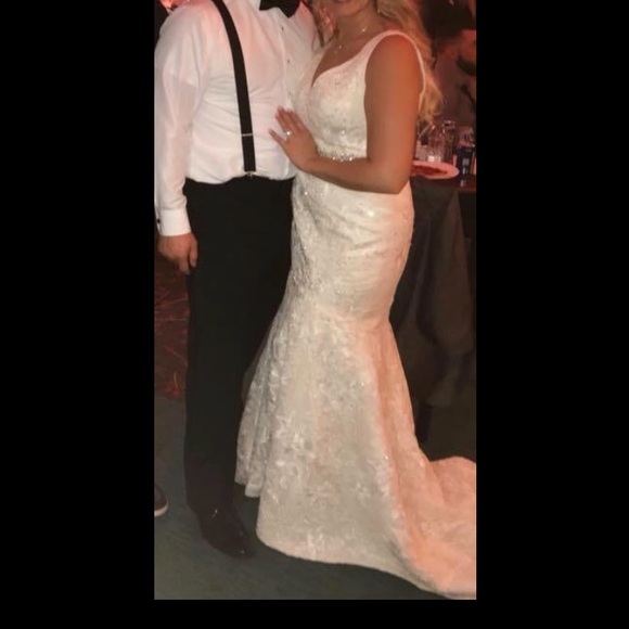 Ivory Lace Trumpet Gown with sewn in sequin belt - Picture 4 of 7